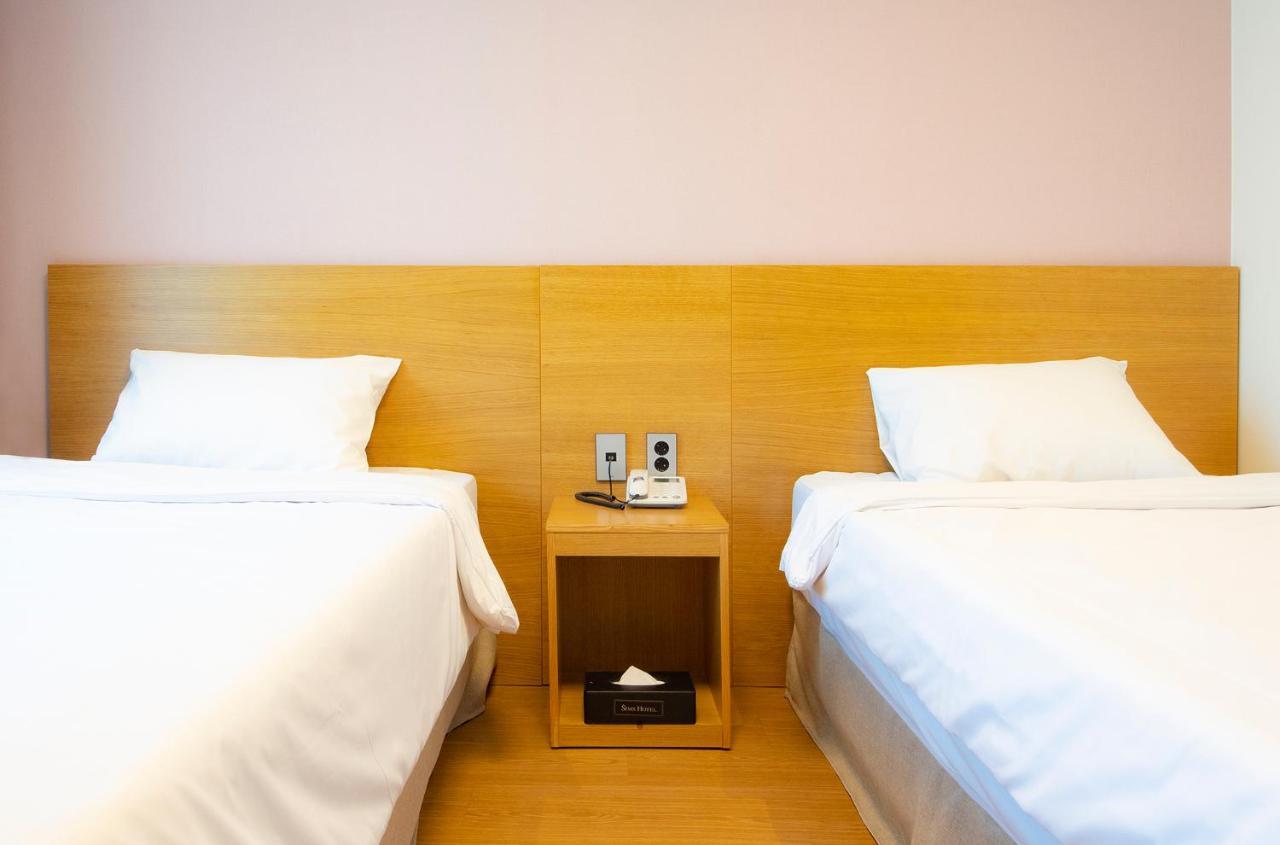 Sims Hotel Jeju Luaran gambar