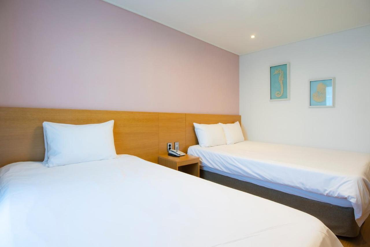 Sims Hotel Jeju Luaran gambar