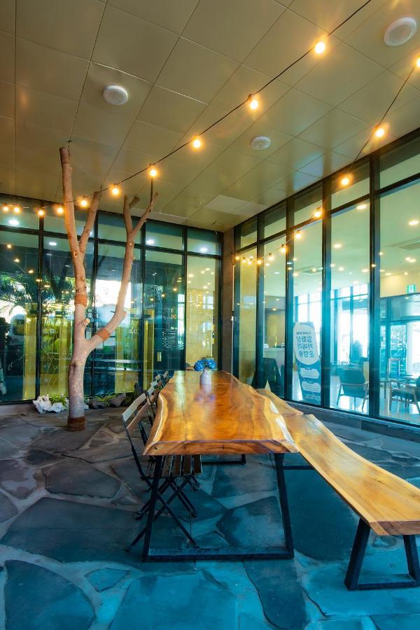 Sims Hotel Jeju Luaran gambar
